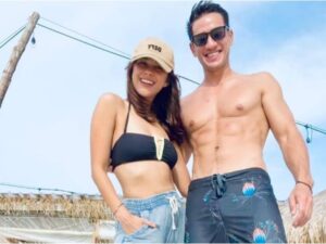 Berita artis: Artis cantik Nana Mirdad mengungah foto kemesraan dirinya bersama dengan suami tercinta, Andrew White yang hebohkan warganet.