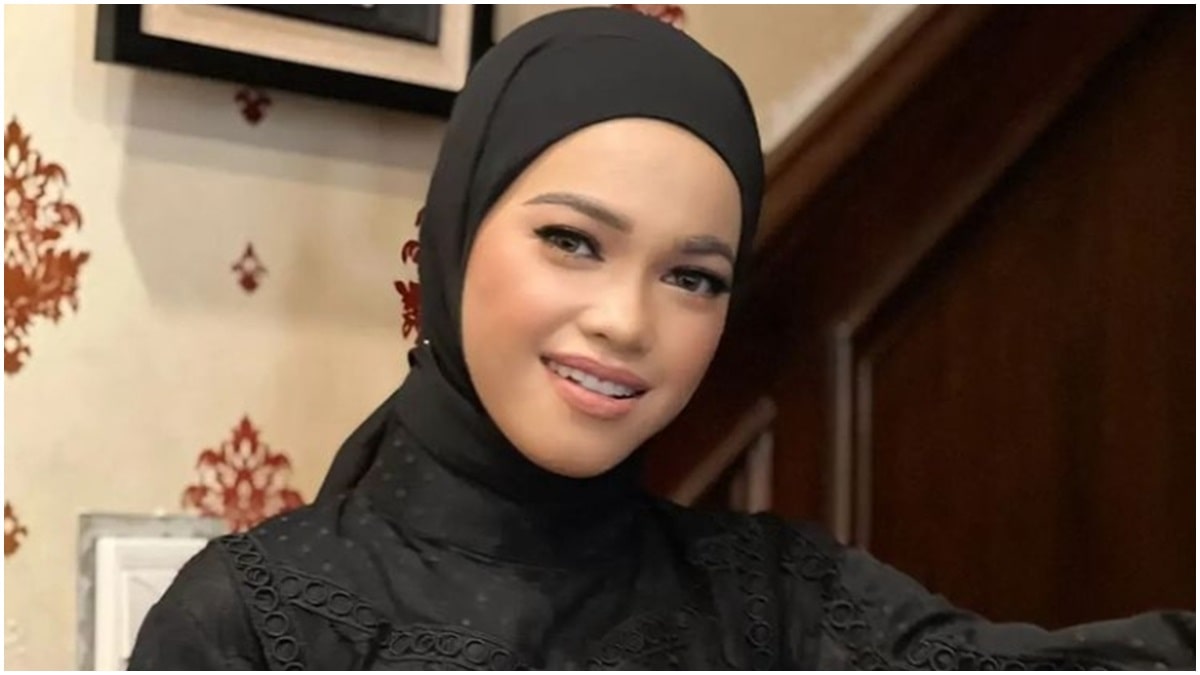 Berita artis: Ressa yang memiliki vokal mirip Nike Ardila telah merilis single pertama karya Melly Goeslow berjudul Beban Cinta 2.