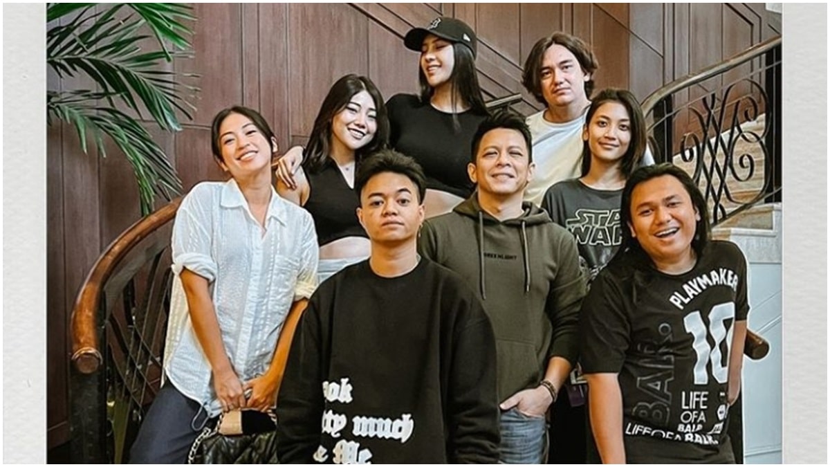 Omicron Merajalela, Artis Indonesia Rame-rame ke Paris, Ada Ria Ricis, Ariel Noah Hingga Anya Geraldine 6 Lampiran Gambar