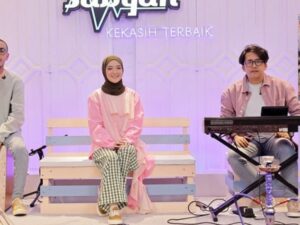 Berita artis: Nissa Sabyan bersama grup band Sabyan Gambur baru saja launching lagu terbaru yang berjudul kekasih terbaik, namun netizen malah sebut istri terbaik.