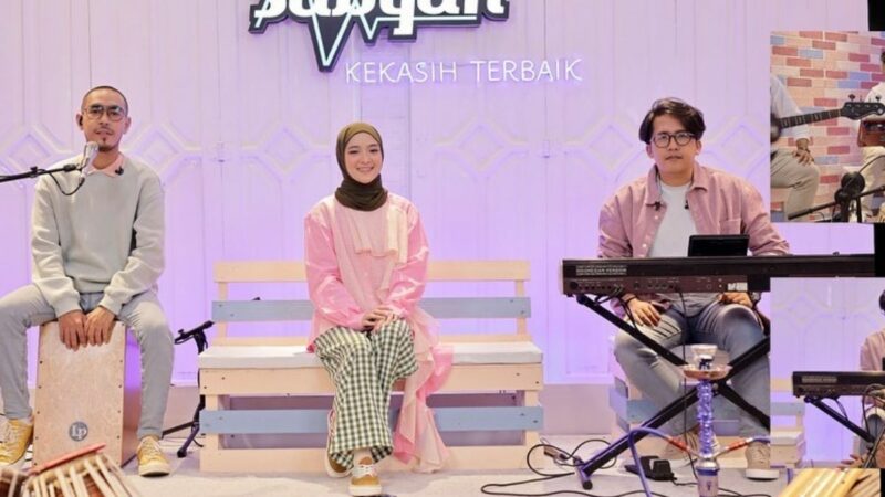 Berita artis: Nissa Sabyan bersama grup band Sabyan Gambur baru saja launching lagu terbaru yang berjudul kekasih terbaik, namun netizen malah sebut istri terbaik.