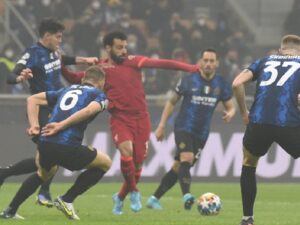 Cekricek.id - Pelatih Liverpool, Jurgen Klopp, tak bisa berbuat banyak tentang sisa kontrak striker andalan Mohamed Salah yang akan habis pada Juni 2023 nanti.