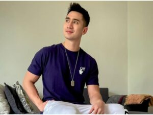 Berita artis: Verrell Bramasta menyewakan satu bioskop untuk menonton film The Batman bersama si doi. Namun sayang, si doi tidak bisa datang.