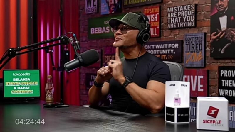 Berita artis: Dikenal dermawan dan baik hati, Deddy Corbuzier transfer uang karena iseng pada youtuber Reza Arap.