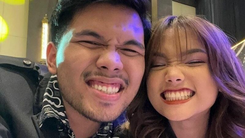 Berita artis: Thariq Halilintar keluhkan soal laporan yang akan dilakukan Farhat Abbas mengenai dirinya yang terlalu bucin pada kekasihnya.