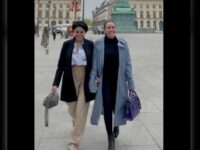 Berita artis: Habiskan waktu bersama Fitri Salhuteru, netizen merasa jika aura dan penampilan Nikita Mirzani lebih elegan.