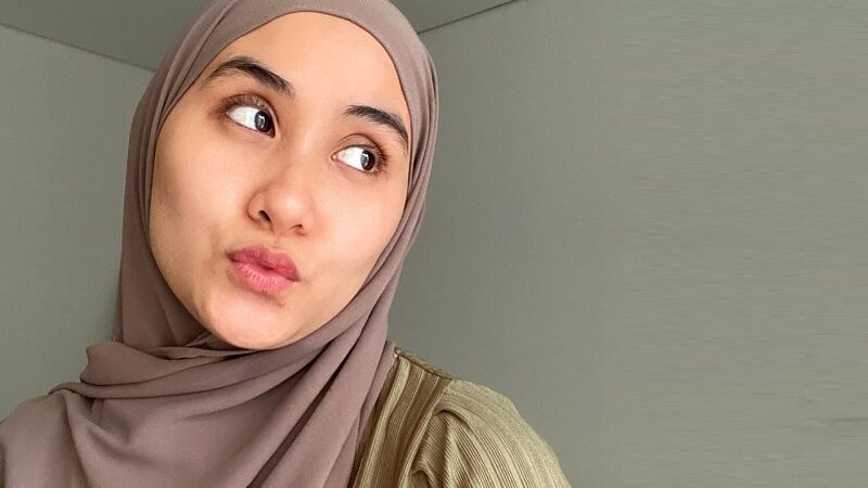 Berita artis: Sejak menikah dan punya anak, Ryana Dea akui tidak lagi percaya diri untuk unggah foto selfie.