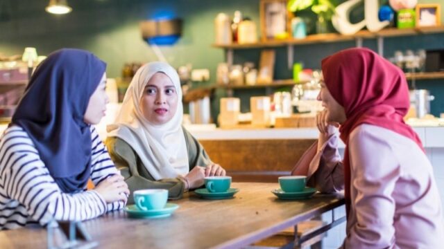 Berita Islam: Cara mudah mencari pahala salah satunya dengan mencuri salam sesuai penyampaian Ustaz Nur Maulana.