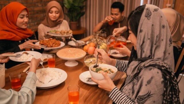 Saat bulan Ramadan datang, inilah 5 momen yang selalu ditunggu umat Islam. Mulai dari salat tarawih di Masjid hingga melakukan I