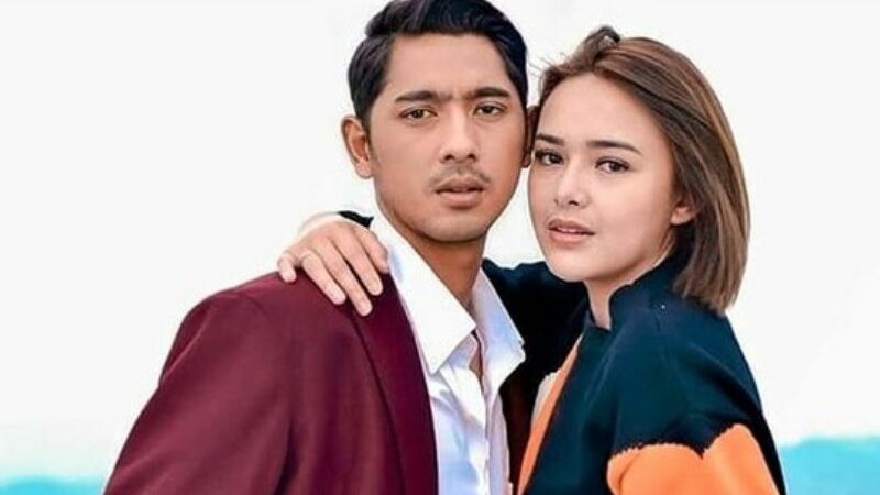 Berita artis: Arya Saloka Cium Mesra Lengan Amanda Manopo dalam Mobil
