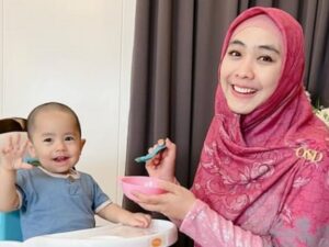 Berita artis: Sulaiman Ali Abdullah, anak keempat pasangan Oki Setiana Dewi dan Ory Vitrio ini mengindap sindrom prader willi.