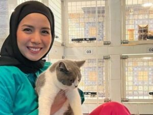 Berita artis: Tya Ariestya mendapat hidayah setelah pulang dari Bali hingga ia memutuskan untuk menutup auratnya dengan berjilbab.