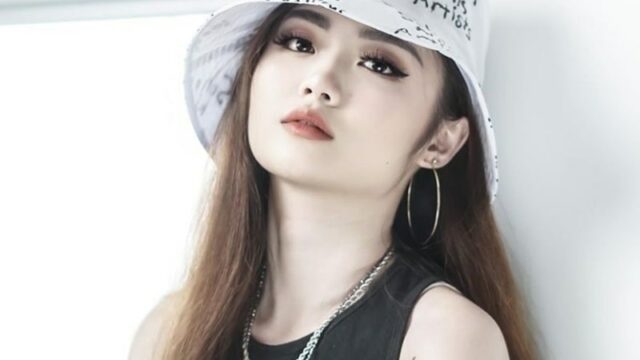 Berita terbaru: Vanessa Khong ditahan Bareskrim bersama dengan ayahnya, Rudiyanto Pei sebagai tersangka dalam kasus binomo.