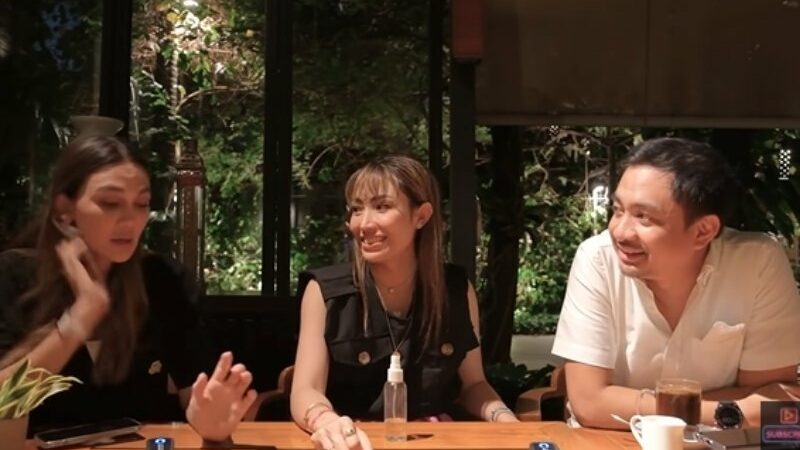 Berita artis: Blak-blakan, ini alasan Ayu Dewi menerima Regi Datau sebagai suaminya usai gagal menikah pada Luna Maya.