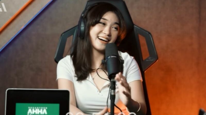 Berita artis: Ingin terjun di dunia entertainment, Livy Renata akui sering salah mengenali sejumlah artis Indonesia buat Atta Halilintar pasrah.