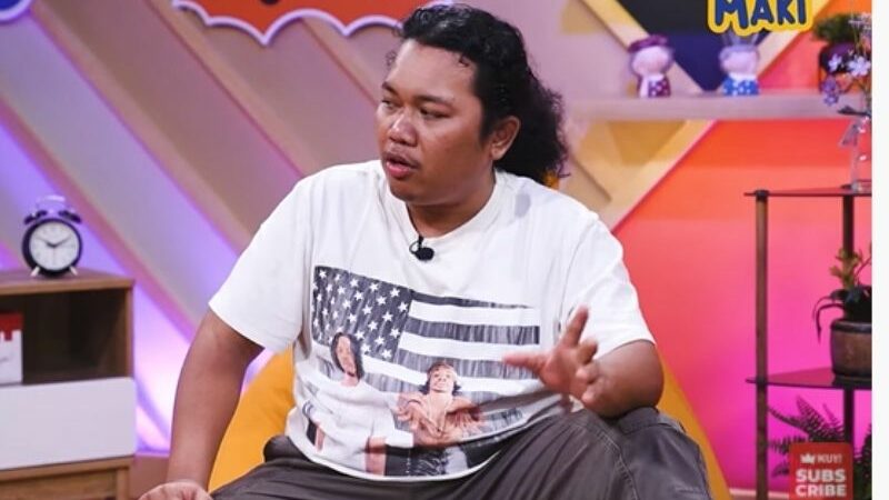 Berita artis: Karena terbukti membeli konten Dea Onlyfans, Marshel Widianto dapat job stand up dengan bayaran fantastis.