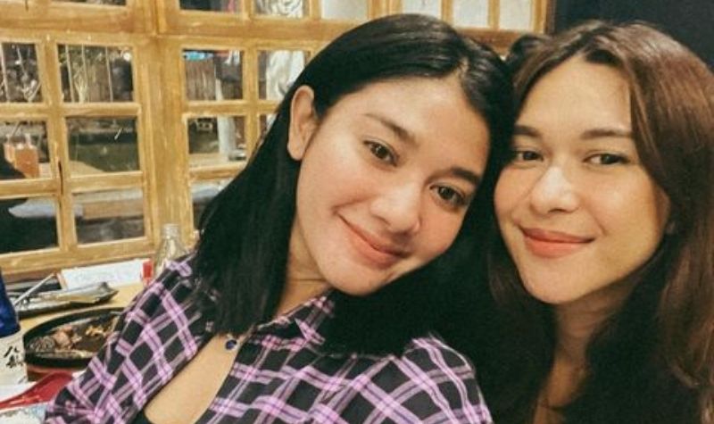 Berita artis: Unggah foto berdua dengan Nana Mirdad, Naysila Mirdad dan kakaknya ini dipuji netizenawet muda.