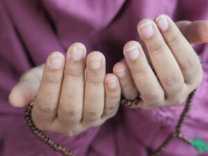 Berita artis: Ustaz Husain mengungkapkan ternyata ada solusi bagi Kamu yang belum mempu mengganti hutang puasa di bulan Ramadan lalu.