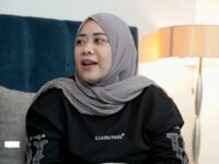 Berita artis: Puput Soedrajat berusaha menepis semua tudingan miring terkait kepergian Vanessa Angel dari rumah.