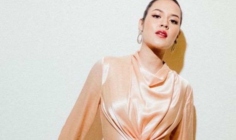 Berita artis: Korban drakor, Raisa merasa galau berat dan tidak bisa melupakan kisahnya karena merasa ikut terbawa dalam drama tersebut.