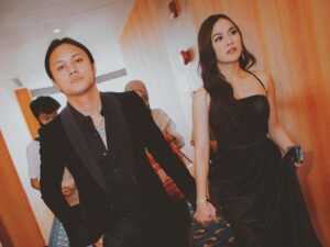 Berita artis: Rizky Febian posesif untuk tunjukkan kepemilikan dan ungkapkan alasan sering mengunggah foto kekasih di akun Instagramnya.