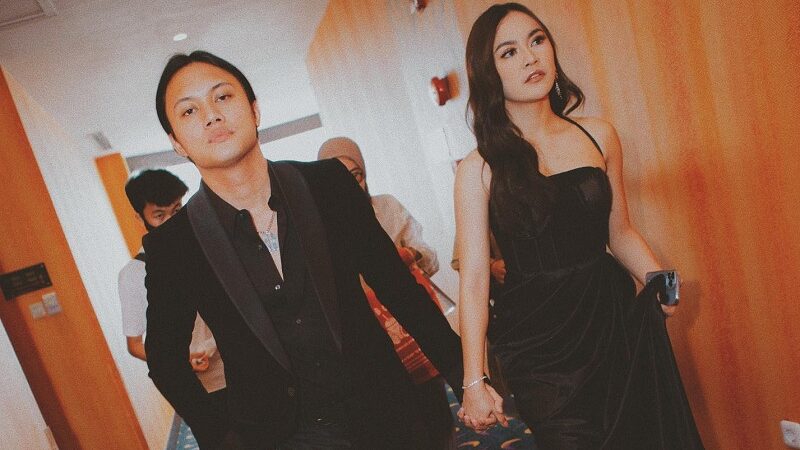 Berita artis: Rizky Febian posesif untuk tunjukkan kepemilikan dan ungkapkan alasan sering mengunggah foto kekasih di akun Instagramnya.