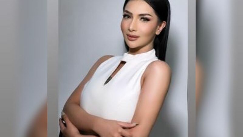 Berita artis: Unggah foto baru, netizen salah fokus pada tato Siva Aprilia yang tepat berada di dada depannya.