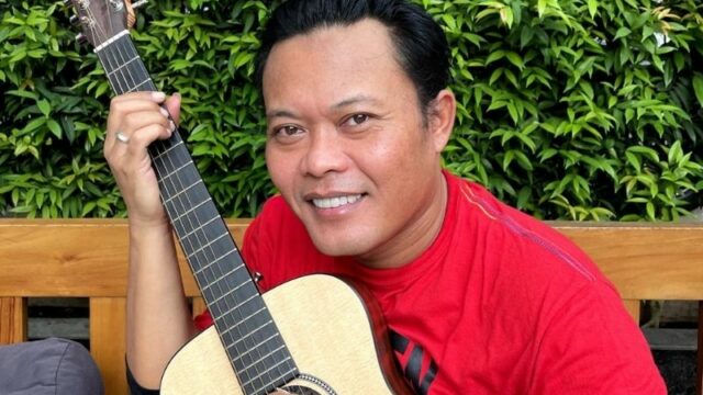 Berita artis: Unggah foto baru, netizen justru salah fokus dan menilai jika Sule Sutisna terlihat lebih tampan dan glowing.