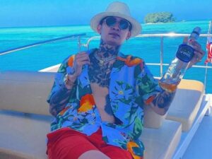 Berita artis: Young Lex dengan berani unggah sebuah foto bugil, apakah termasuk dalam tindak pidana pornografi ? simak penjelasannya.