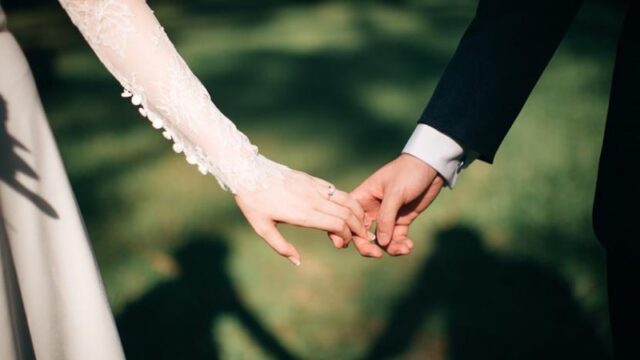 Berita terbaru: Kisah cinta seseorang yang berakhir dengan sebuah pernikahan dapat terjadi karena berbagai hal, salah satunya dapat dicontoh dari kisah cinta para nabi.