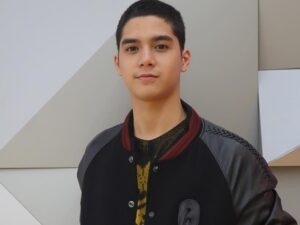 Berita artis: Al Ghazali akhirnya mengklarifikasi soal kabar foto dirinya di sebuah buku nikah, publik pun mengira bahwa Al Ghazali sudah menikah.