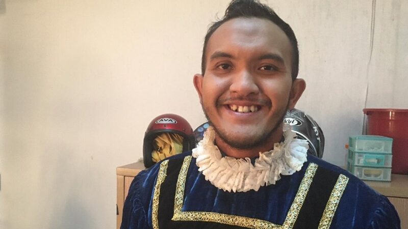 Berita artis: Caesar yang terkenal dengan goyangan hebohnya belum lama ini hebohkan warganet dengan aksinya yang lakukan live lebih dari 24 jam.