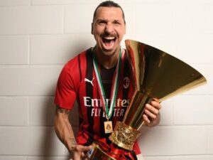 Berita bola: Pengorbanan besar dilakukan Zlatan Ibrahimovic. Ia memaksakan hadi setiap pertandingan Milan dan menahan sakit cidera ACL yang dialaminya.