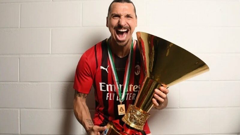 Berita bola: Pengorbanan besar dilakukan Zlatan Ibrahimovic. Ia memaksakan hadi setiap pertandingan Milan dan menahan sakit cidera ACL yang dialaminya.