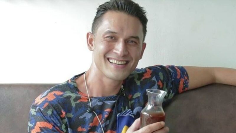 Berita artis: aktor Indra Bruggman disebut sebagai pecandu hingga memiliki penyakit menular lantaran tubuhnya yang turun secara drastis.