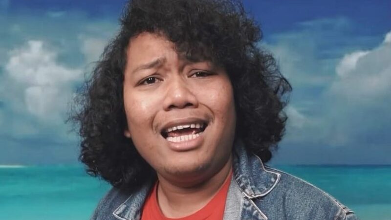 Marshel Widianto kali ini kembali pamer kedekatan dengan seorang wanita cantik yang bukan Celine, disebut sebagai risiko cowok ganteng.