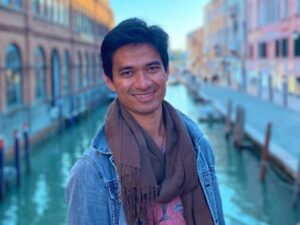 Berita artis: Ragil Mahardika, seorang pria asal Indonesia gay yang tinggal di Jerman belum lama ini ungkap ciri-ciri pria gay, Minggu (8/5/2022).