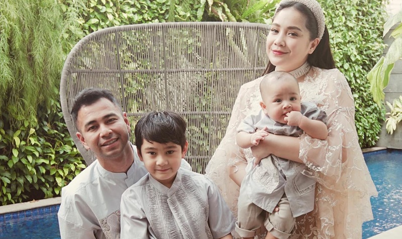 Deretan Artis yang Bagi-bagi THR dengan Jumlah Fantastis 7 Lampiran Gambar