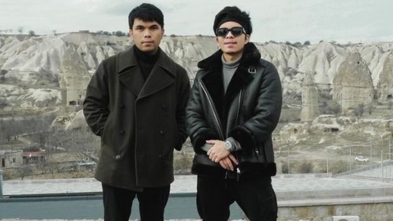 Berita artis: Atta Halilintar pasalnya sudah mengajarkan Thari cara mandi wajib, sehingga ia pun bersemangat untuk mengajak Fuji segera menikah.