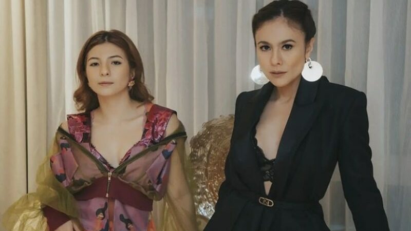 Berita artis: pesona Wulan Guritno memang tak bisa terelakkan. Ia bahkan disebut kelihatan lebih muda dibandingkan anak perempuannya.