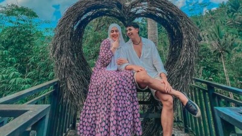 Berita artis: Fairuz A Rafiq bagikan sebuah rahasia agar bisa membangun keluarga yang bahagia serta harmonis bersama pasangan.