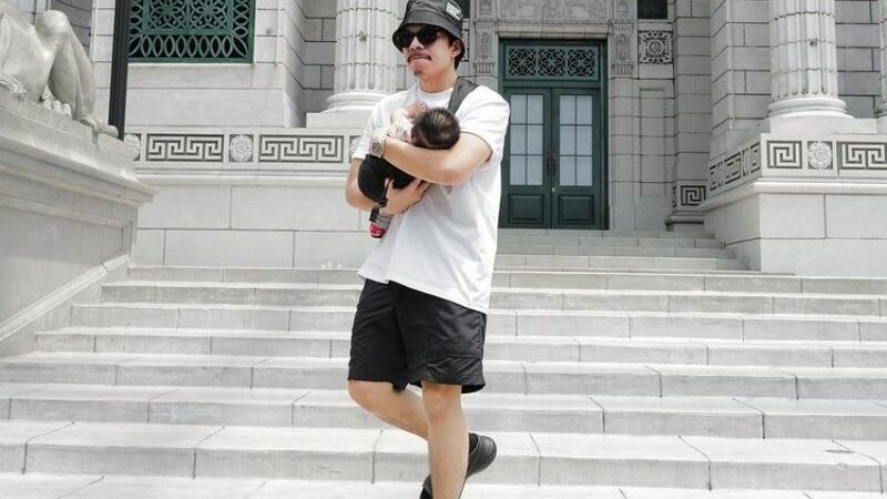 Berita artis: Takut naiki berbagai wahana yang menguji nyali, Atta Halilintar jadikan Ameena sebagai tameng dengan alasan menjaga anak.