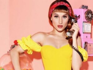 Berita artis: Lagu terbaru Cinta Laura yang baru rilis berjudul Suka Kamu disambut sangat antusias oleh netizen di dunia maya.