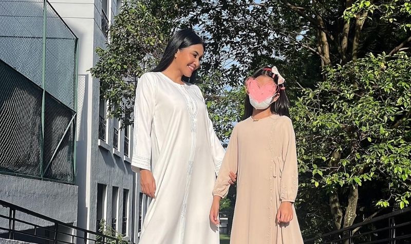 Berita artis: Netizen turut merasakan bahagia ketika melihat anak Denada bersemnagat makan kolang kaling campur susu untuk pertama kalinya.