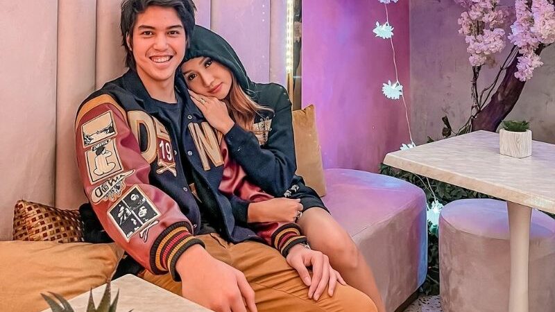 Berita artis: El Rumi unggah foto bersama seorang wanita, netizen sempat mengira jika itu merupakan kekasih baru anak Maia Estianty.