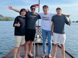 Berita artis: Youtuber Jerome Polin mengaku semakin mencintai Indonesia berkat pesona alam dan budaya saat berkeliling Indonesia.