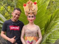 Berita artis: Ketika putri keduanya, Mayang berdandan seperti wanita Bali malah mengingatkan Doddy Soedrajat pada mantan istri pertamanya.