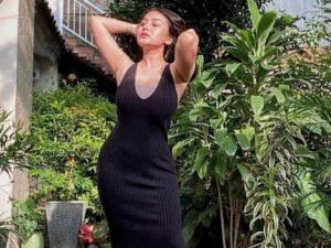 Berita artis: Cantiknya penampilan Mutia Ayu saat memakai sebuah dress ketat buat netizen pangling dan ingin membeli produk tersebut.