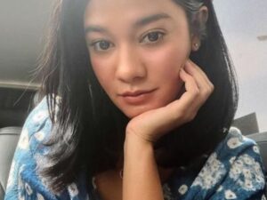 Beirta artis: Naysila Mirdad unggah sebuah foto liburan bersama partner barunya, yang membuat Marshanda merasa cemburu.