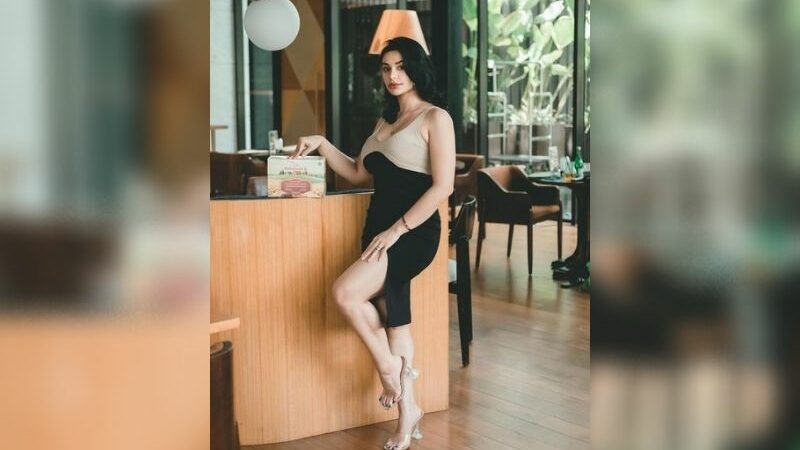 Berita artis: Nora Alexandra disebut netizen begitu bahenol serta miliki bentuk tubuh ramping yang menjadi pasangan impian kaum pria.